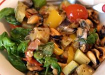 Caponata Pugliese con cozze - Pugliese caponata met mosselen.